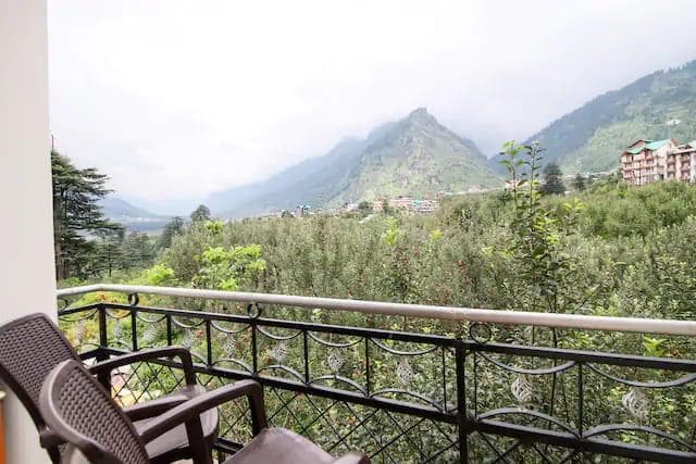 Hotels & Stays in Manali