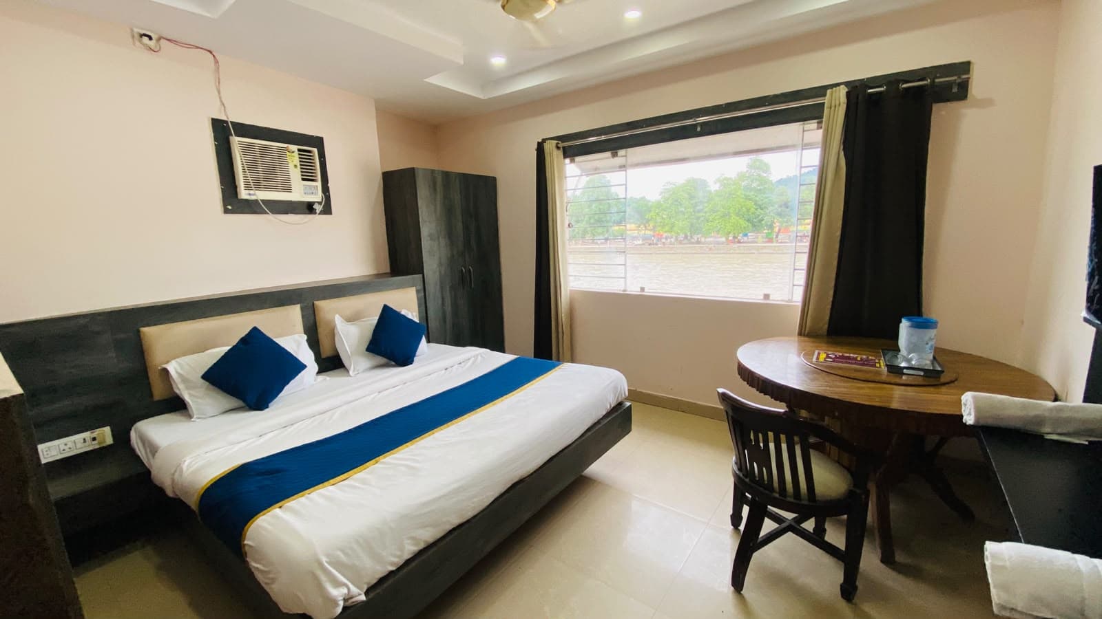 Dinine Ganga Birla Guest House, Haridwar